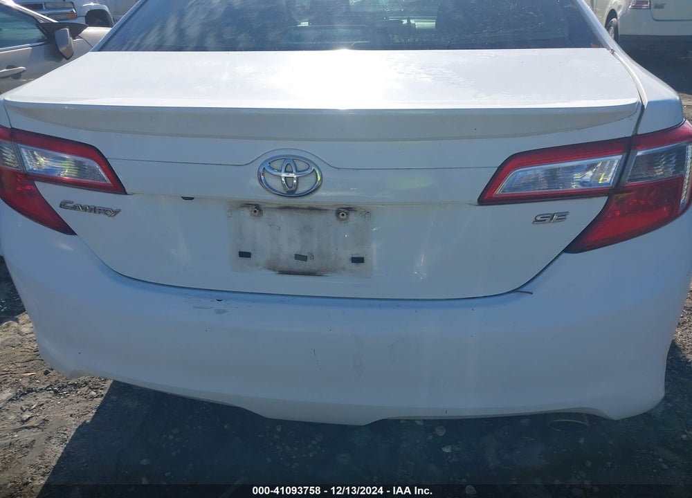 2014 TOYOTA CAMRY SE VIN: 4T1BF1FK2EU775885