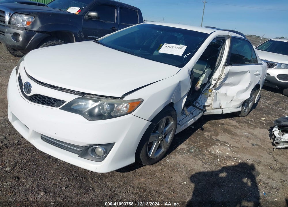 2014 TOYOTA CAMRY SE VIN: 4T1BF1FK2EU775885