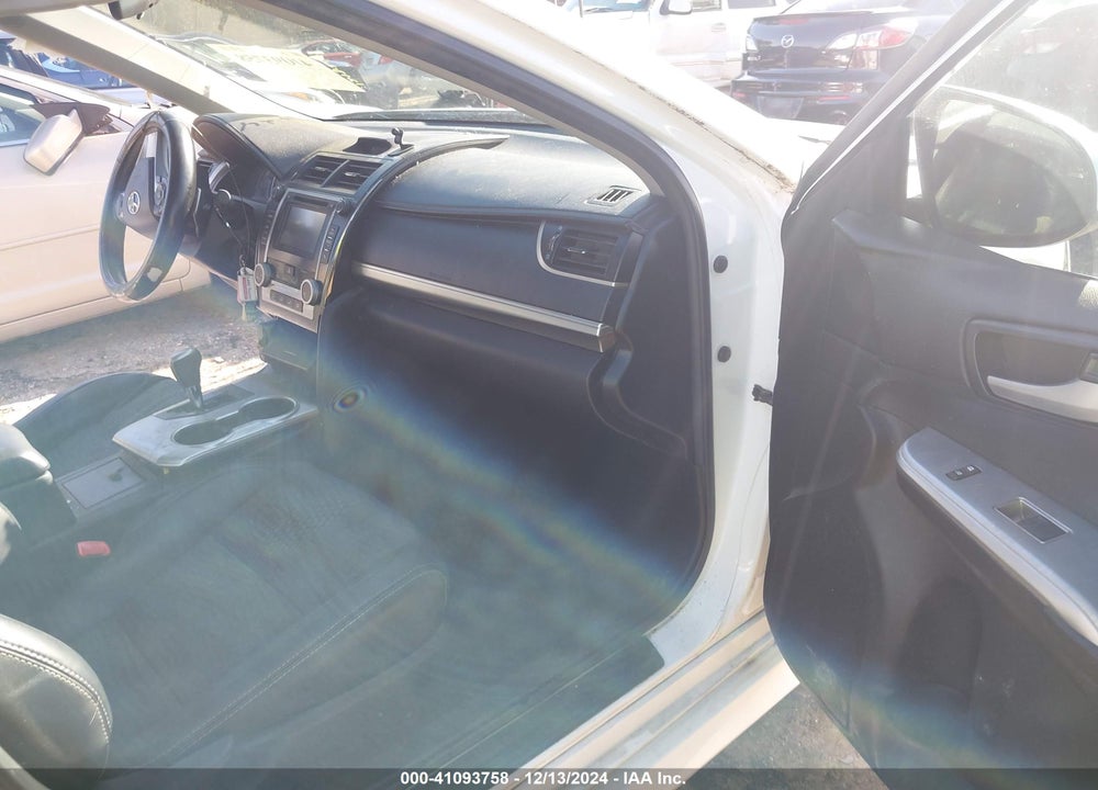 2014 TOYOTA CAMRY SE VIN: 4T1BF1FK2EU775885