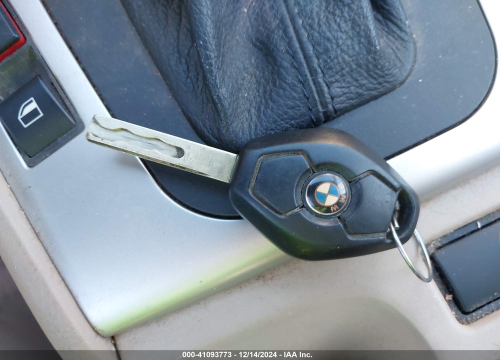 2002 BMW 325I VIN: WBAEV33442PD55190