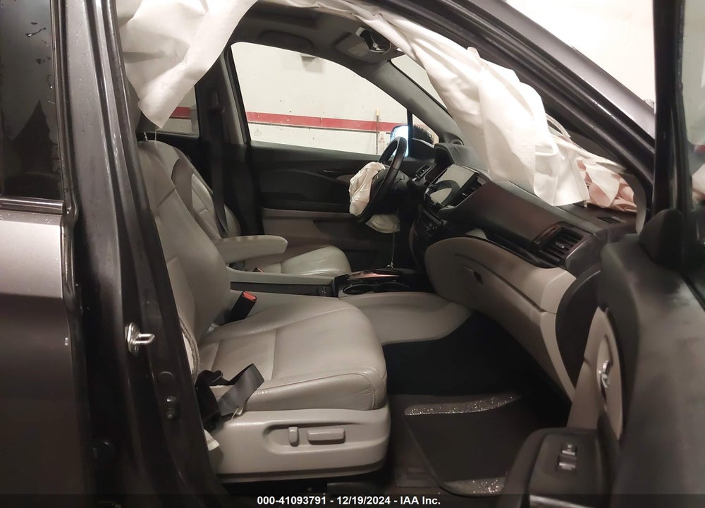 2020 HONDA PILOT AWD TOURING 7 PASSENGER VIN: 5FNYF6H62LB039613