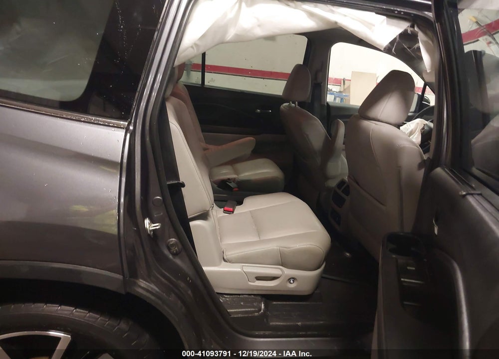 2020 HONDA PILOT AWD TOURING 7 PASSENGER VIN: 5FNYF6H62LB039613