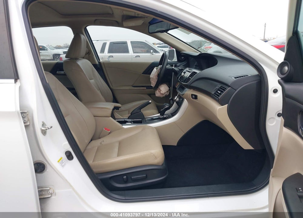 2013 HONDA ACCORD VIN: 1HGCR2F85DA000508