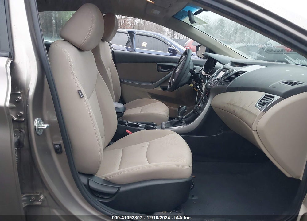 2014 HYUNDAI ELANTRA SE VIN: 5NPDH4AE2EH458340