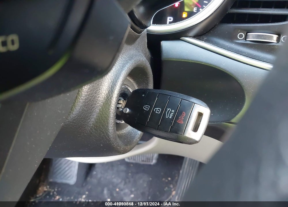 2015 KIA OPTIMA VIN: KNAGM4A76F5556117