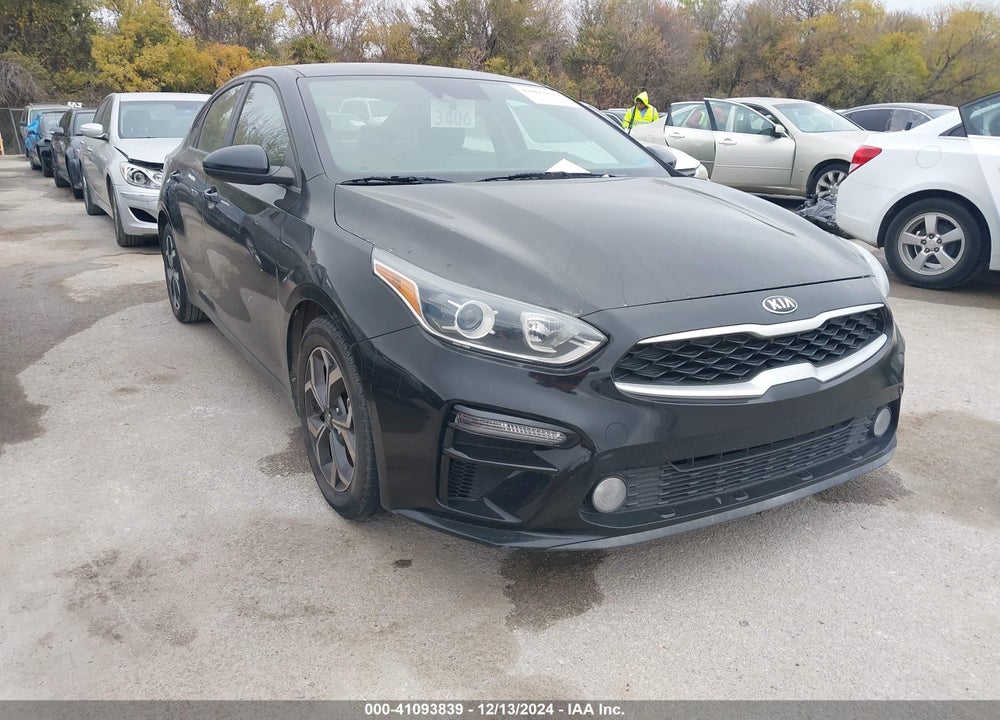 2019 KIA FORTE LXS VIN: 3KPF24AD1KE061820