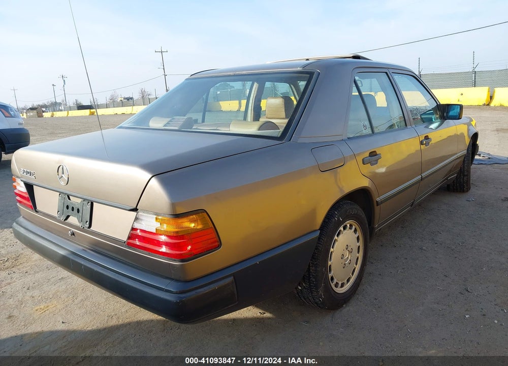 1988 MERCEDES-BENZ 300 E VIN: WDBEA30D7JA645794