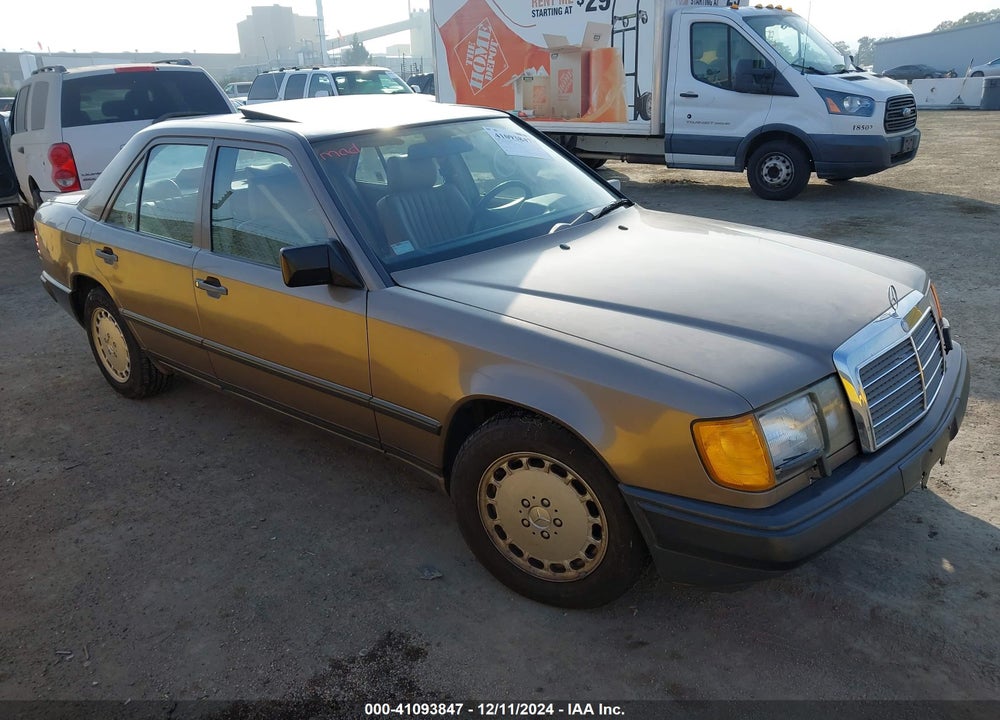 1988 MERCEDES-BENZ 300 E VIN: WDBEA30D7JA645794
