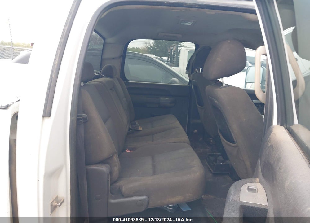 2011 CHEVROLET SILVERADO 1500 LT VIN: 3GCPKSE34BG311517