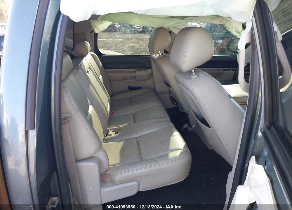 2011 CHEVROLET SILVERADO 1500 LT VIN: 3GCPKSE3XBG172624