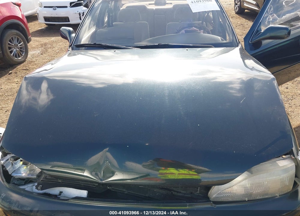 1995 TOYOTA CAMRY LE VIN: JT2GK12E3S0095723