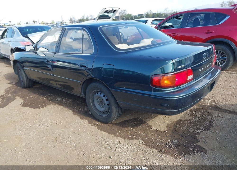 1995 TOYOTA CAMRY LE VIN: JT2GK12E3S0095723