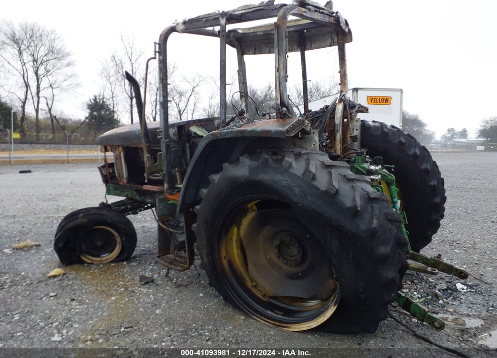 1993 JOHN DEERE TRACTOR VIN: L06400H102868