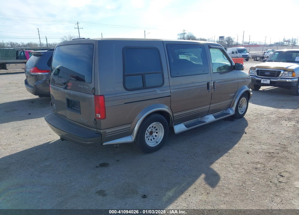 1999 CHEVROLET ASTRO UPFITTER PKG. VIN: 1GBDM19W7XB117497