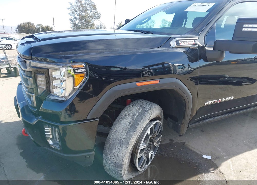 2022 GMC SIERRA 2500HD 4WD STANDARD BED AT4 VIN: 1GT49PEY8NF306141