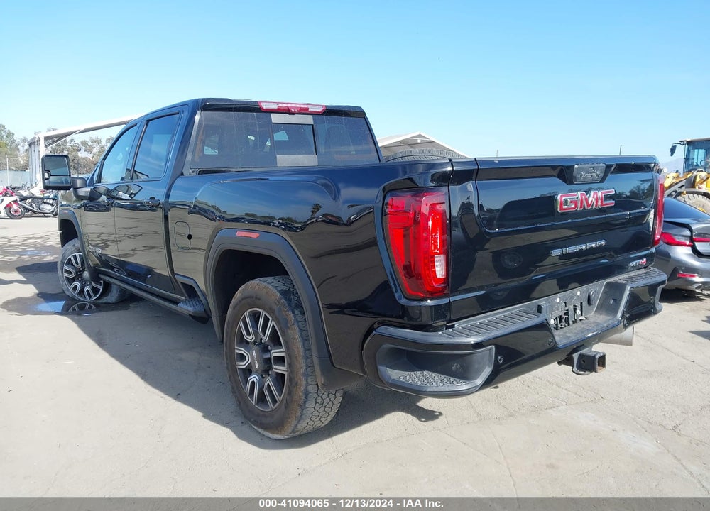 2022 GMC SIERRA 2500HD 4WD STANDARD BED AT4 VIN: 1GT49PEY8NF306141