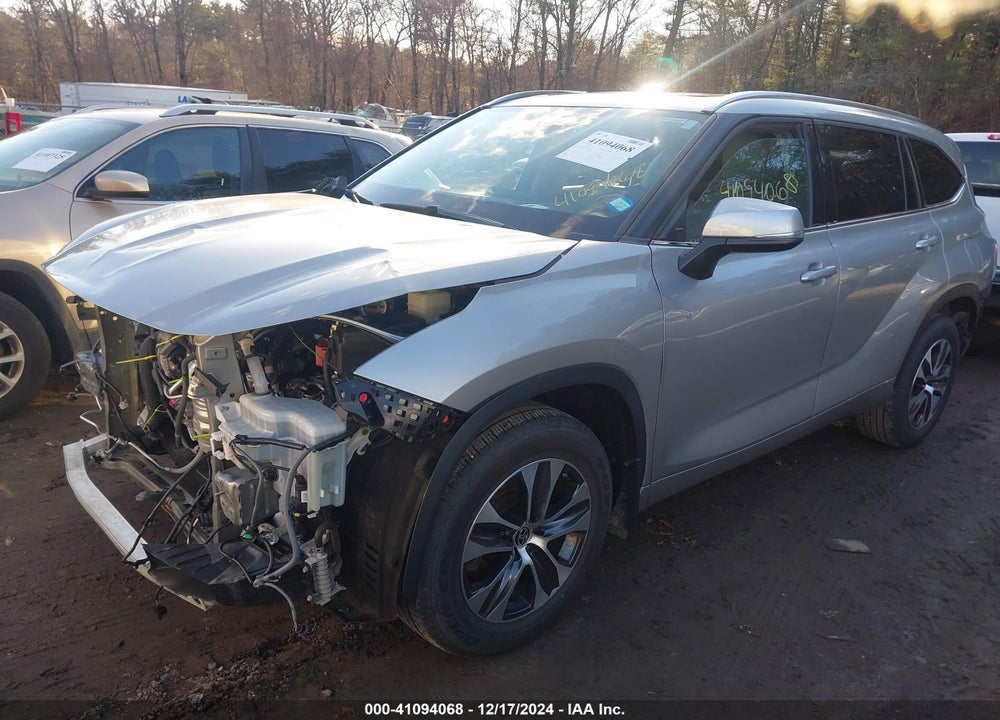 2021 TOYOTA HIGHLANDER XLE VIN: 5TDGZRBH7MS157426