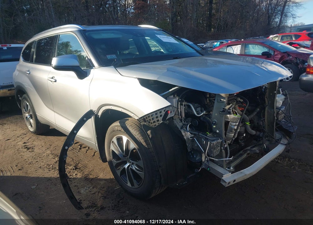 2021 TOYOTA HIGHLANDER XLE VIN: 5TDGZRBH7MS157426