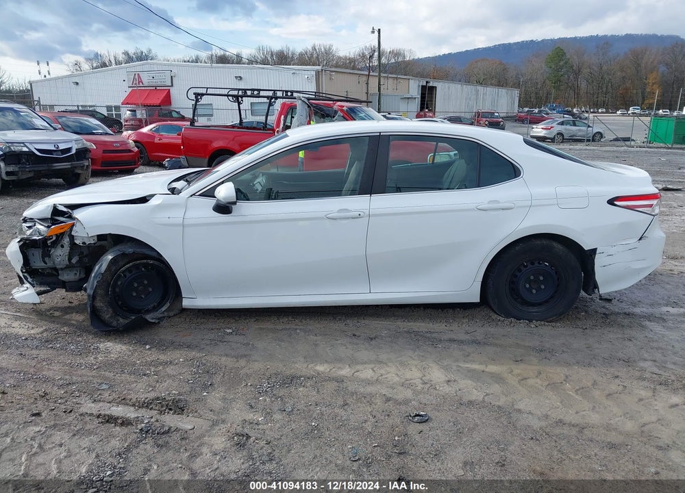 2018 TOYOTA CAMRY L VIN: 4T1B11HK6JU534370