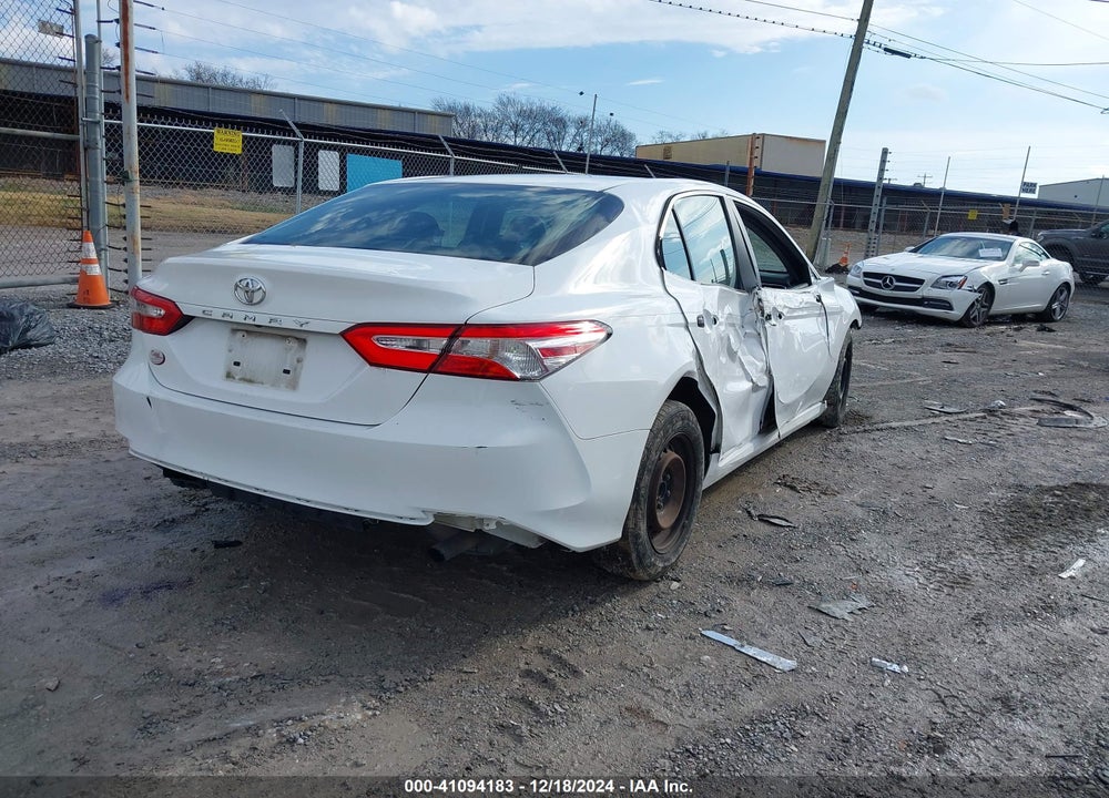 2018 TOYOTA CAMRY L VIN: 4T1B11HK6JU534370