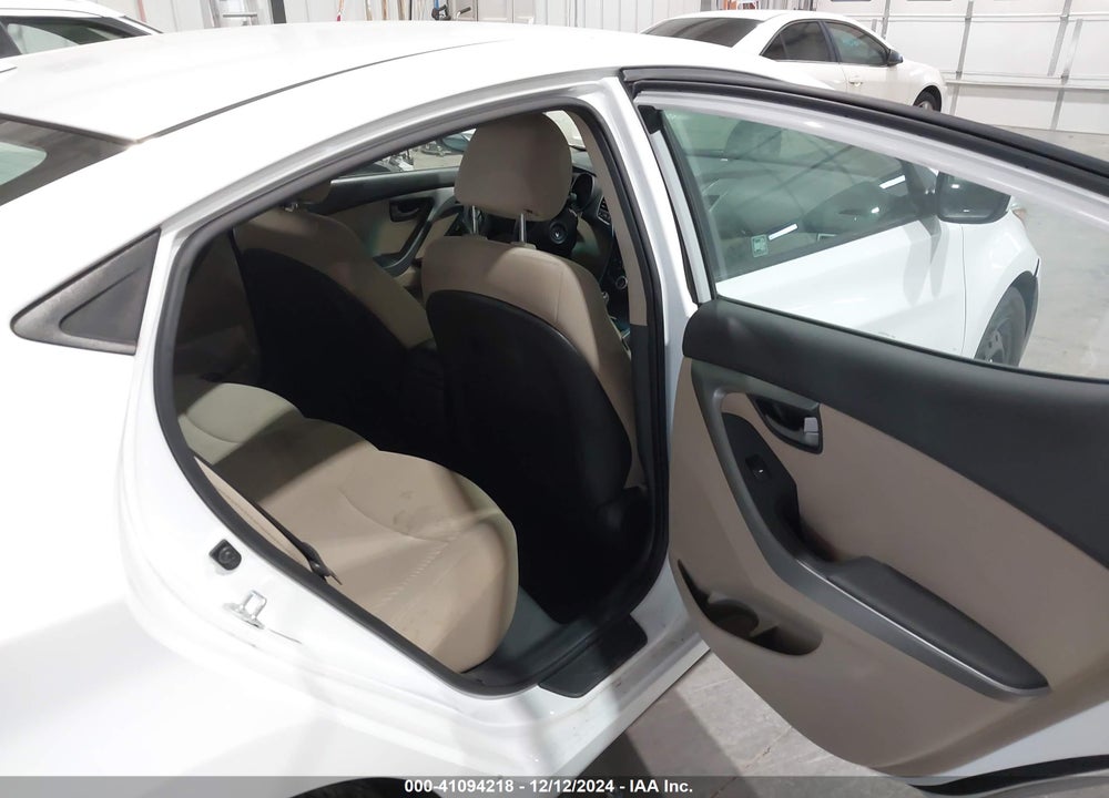 2015 HYUNDAI ELANTRA SE VIN: 5NPDH4AE8FH586924