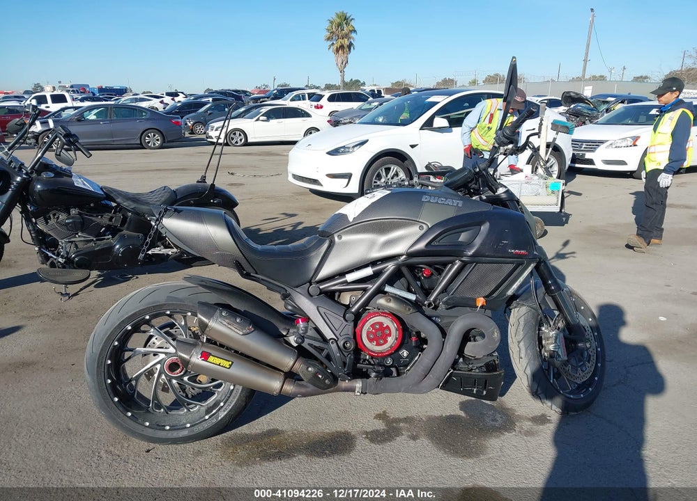 2016 DUCATI DIAVEL VIN: ZDM13BSW3GB028516