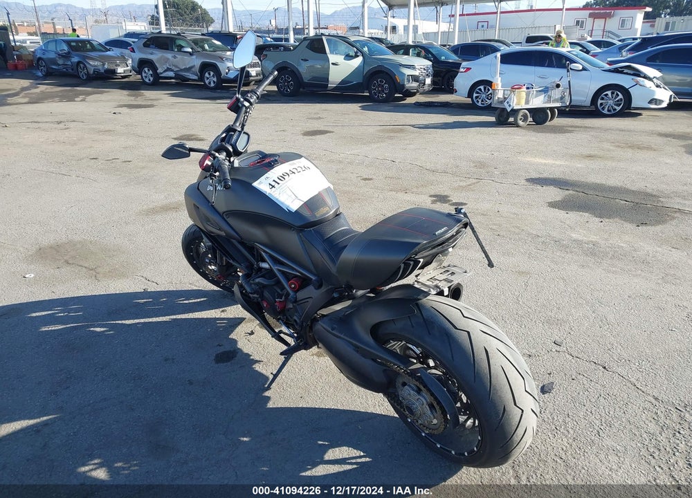 2016 DUCATI DIAVEL VIN: ZDM13BSW3GB028516