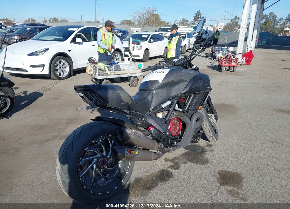 2016 DUCATI DIAVEL VIN: ZDM13BSW3GB028516