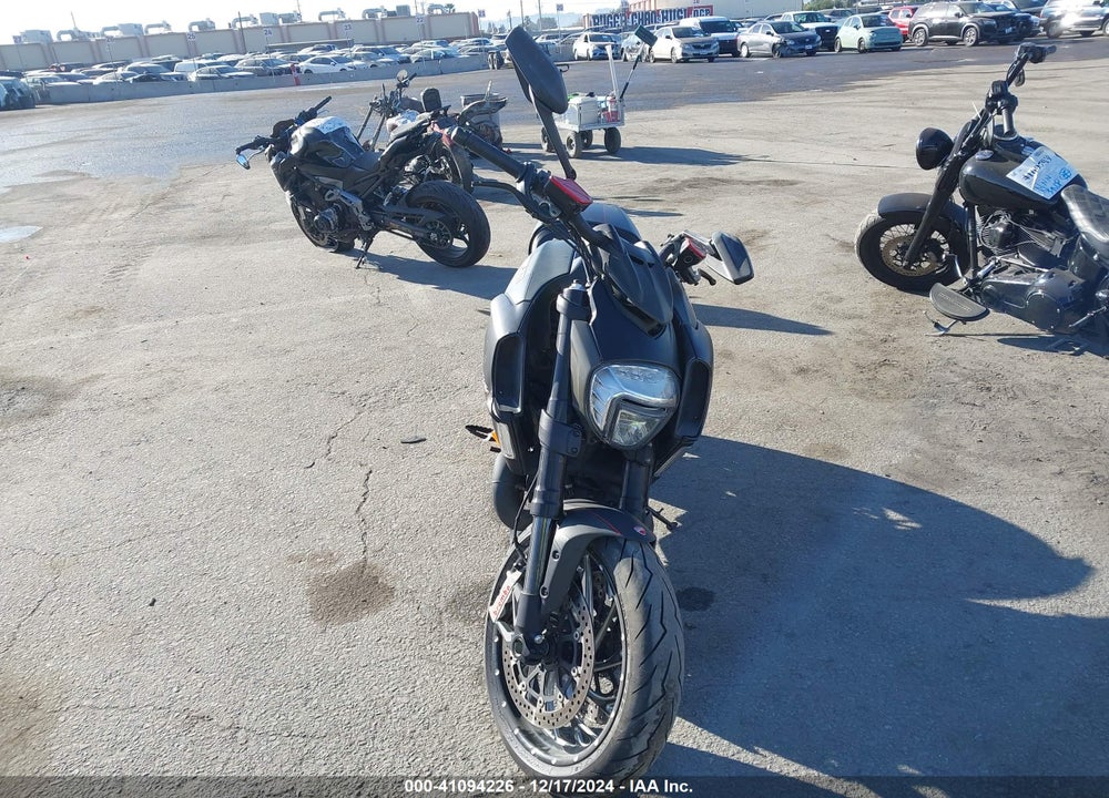 2016 DUCATI DIAVEL VIN: ZDM13BSW3GB028516