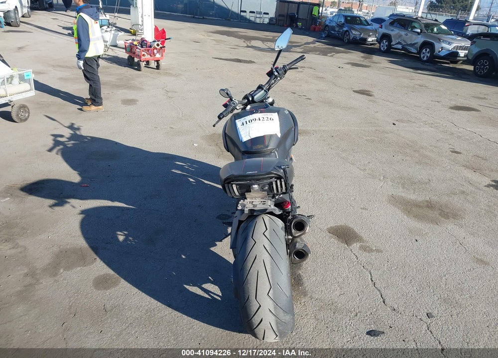 2016 DUCATI DIAVEL VIN: ZDM13BSW3GB028516
