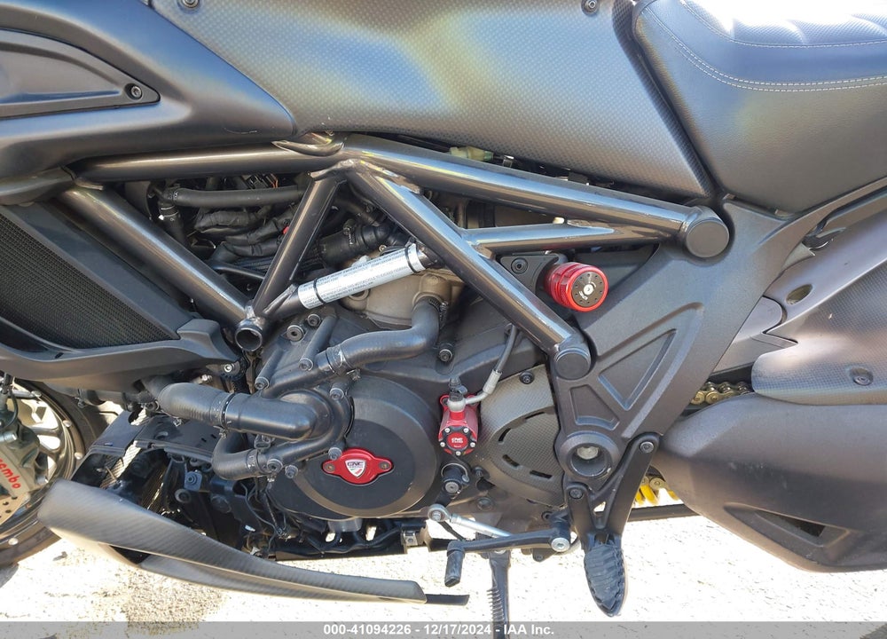 2016 DUCATI DIAVEL VIN: ZDM13BSW3GB028516