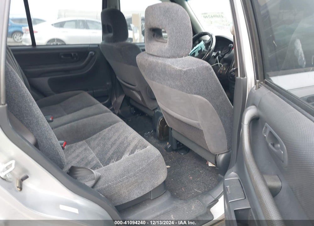 2000 HONDA CR-V LX VIN: JHLRD2843YC003180