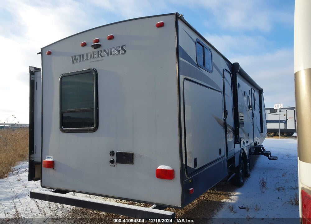 2018 HEARTLAND WILDERNESS VIN: 5SFNB3728JE384667