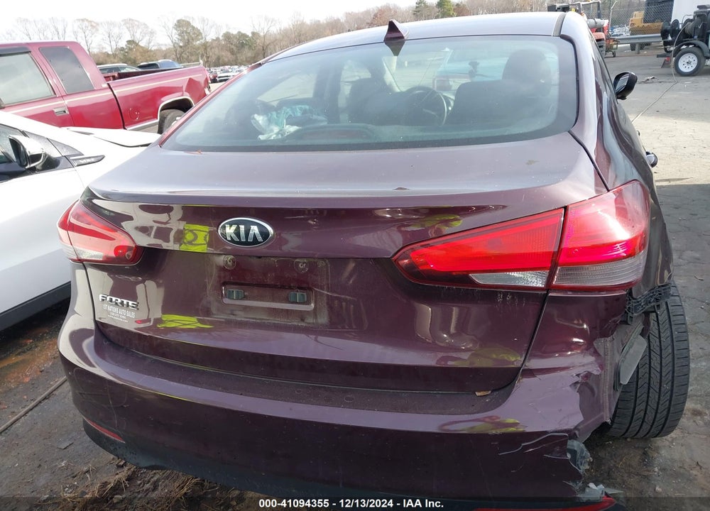 2018 KIA FORTE VIN: 3KPFL4A79JE251418