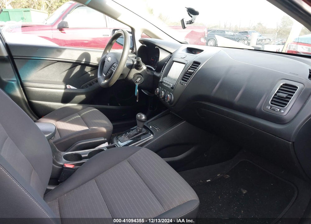 2018 KIA FORTE VIN: 3KPFL4A79JE251418