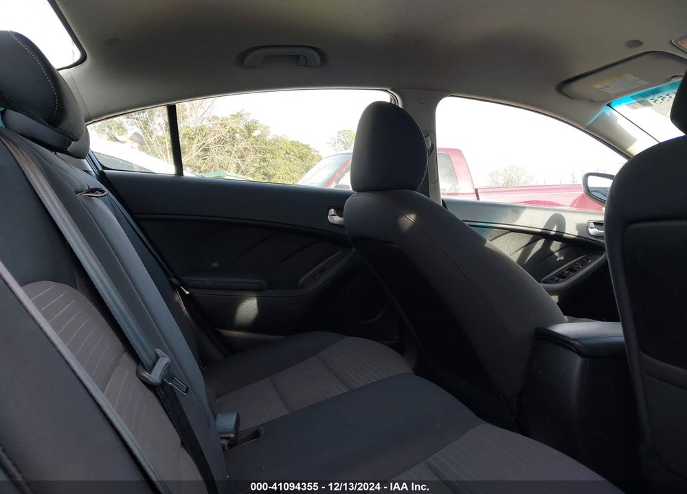 2018 KIA FORTE VIN: 3KPFL4A79JE251418