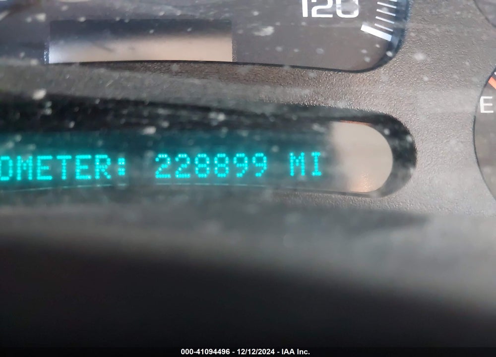 2004 CHEVROLET TAHOE LT VIN: 1GNEC13TX4J123806