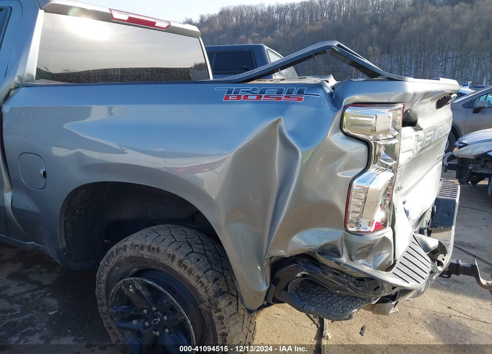 2023 CHEVROLET SILVERADO 1500 4WD SHORT BED CUSTOM TRAIL BOSS VIN: 3GCUDCED5PG235227