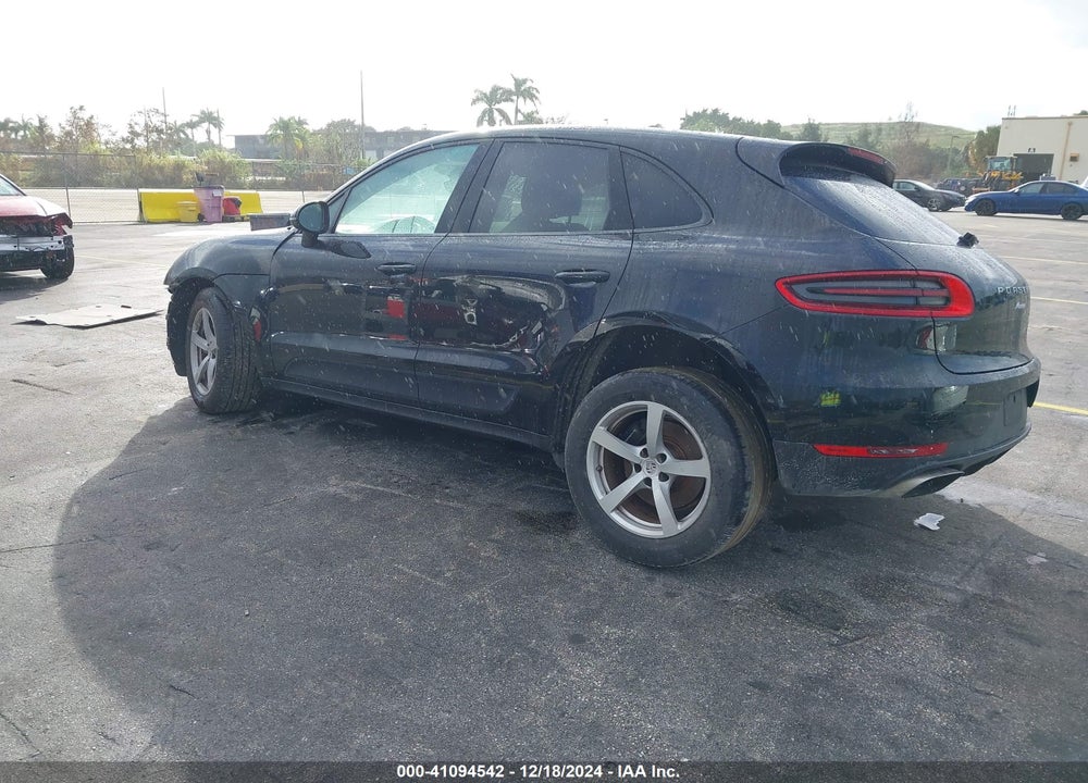 2018 PORSCHE MACAN SPORT EDITION VIN: WP1AA2A51JLB06768