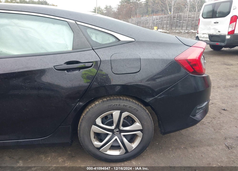 2017 HONDA CIVIC VIN: 19XFC2F57HE040921