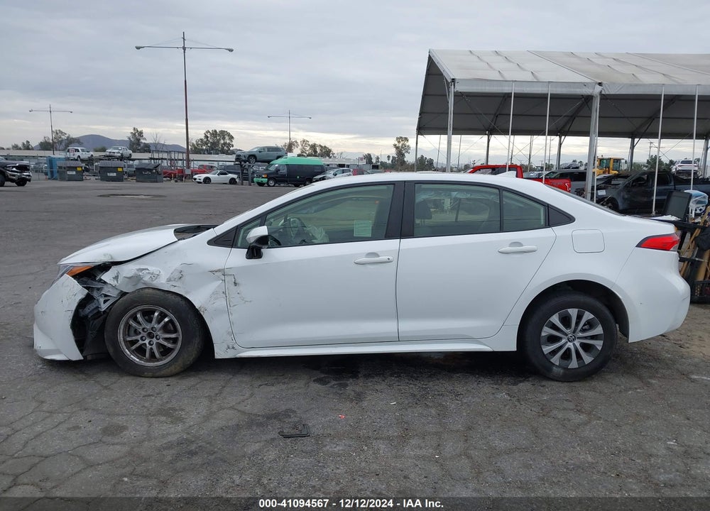 2022 TOYOTA COROLLA VIN: JTDEAMDE9NJ042300