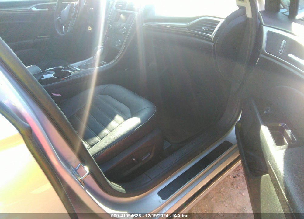 2015 FORD FUSION SE VIN: 3FA6P0H96FR248230