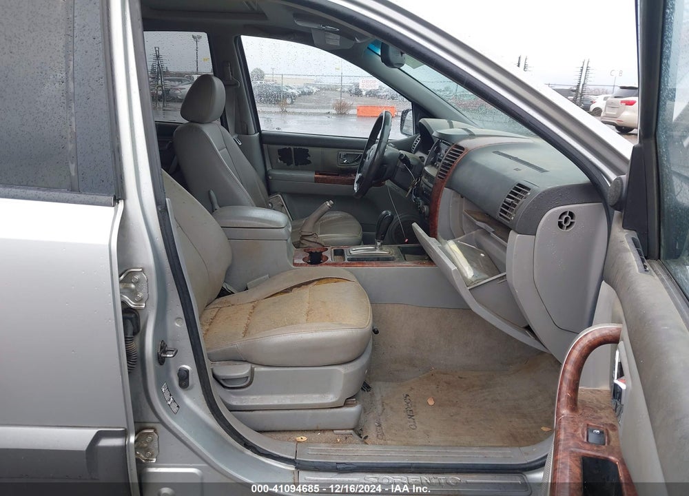2004 KIA SORENTO EX/LX VIN: KNDJC733945239632