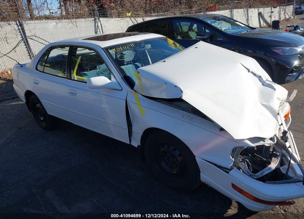 1993 TOYOTA CAMRY LE VIN: JT2VK12EXP0148917