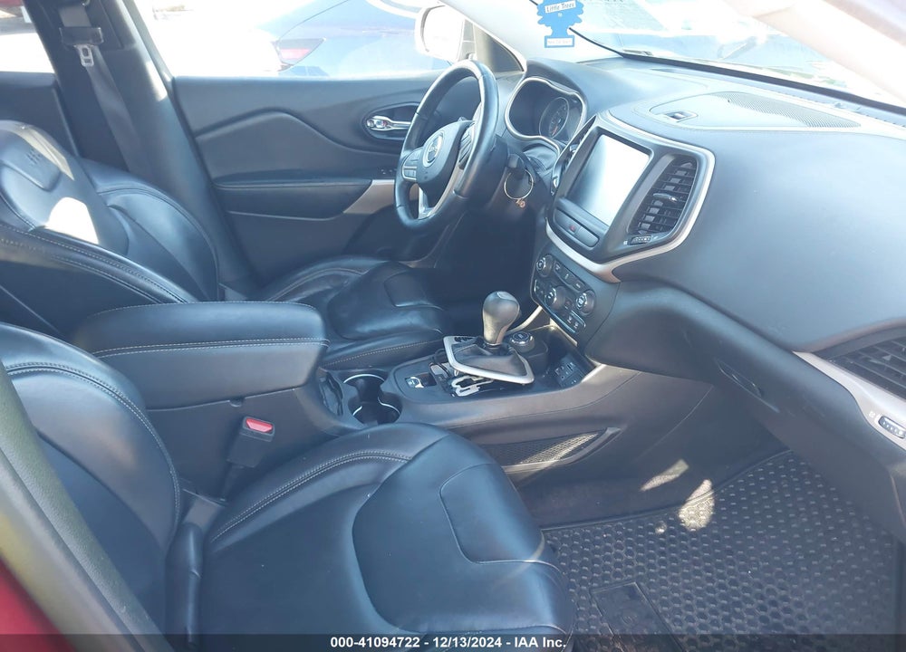 2017 JEEP CHEROKEE LATITUDE 4X4 VIN: 1C4PJMCB0HW582948