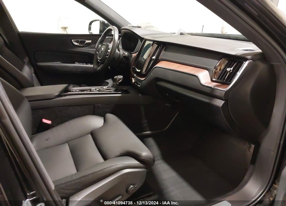 2019 VOLVO XC60 T6 INSCRIPTION VIN: LYVA22RL0KB283268