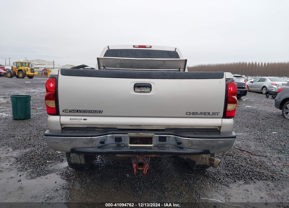 2005 CHEVROLET SILVERADO 2500HD LS VIN: 1GCHK23U95F824896