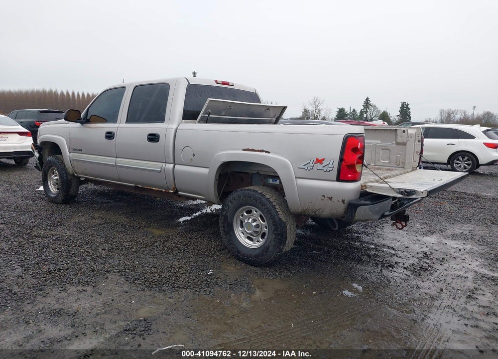 2005 CHEVROLET SILVERADO 2500HD LS VIN: 1GCHK23U95F824896