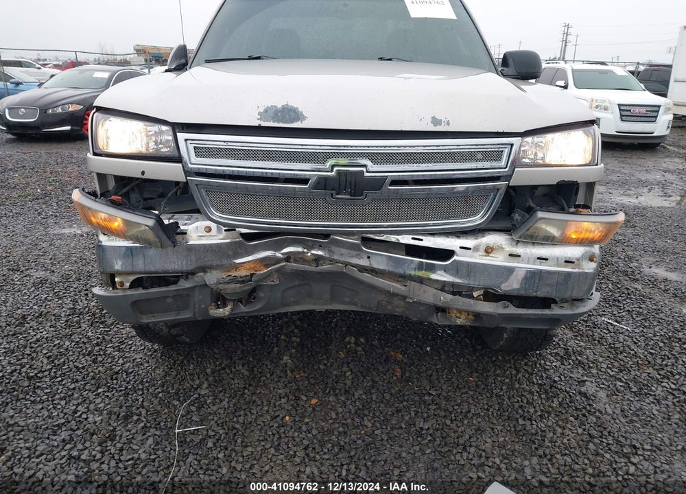 2005 CHEVROLET SILVERADO 2500HD LS VIN: 1GCHK23U95F824896