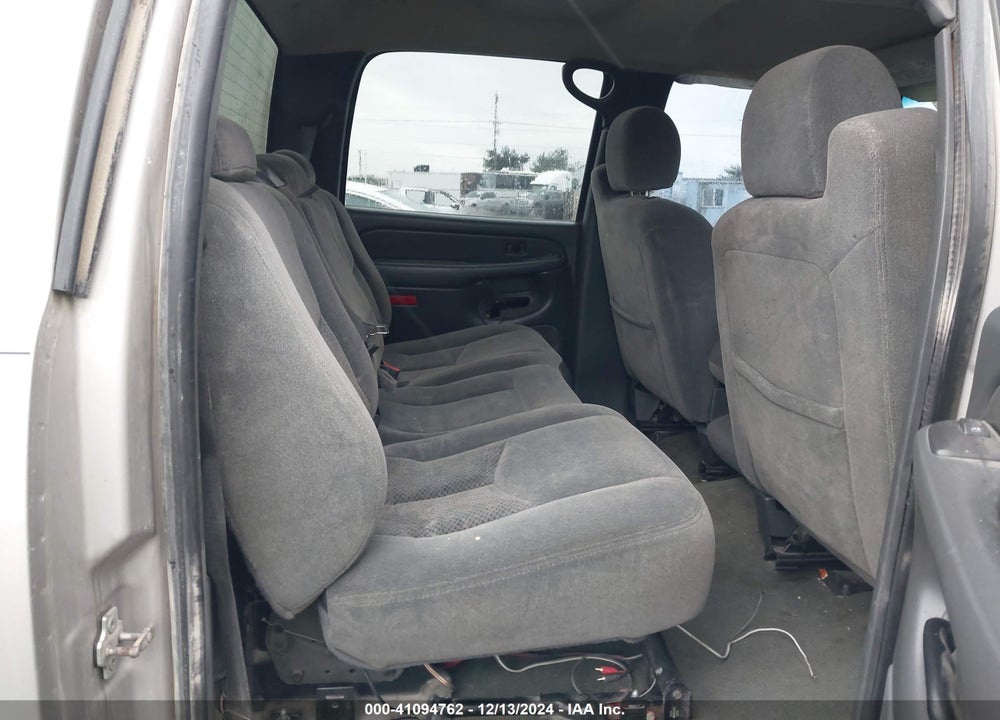 2005 CHEVROLET SILVERADO 2500HD LS VIN: 1GCHK23U95F824896